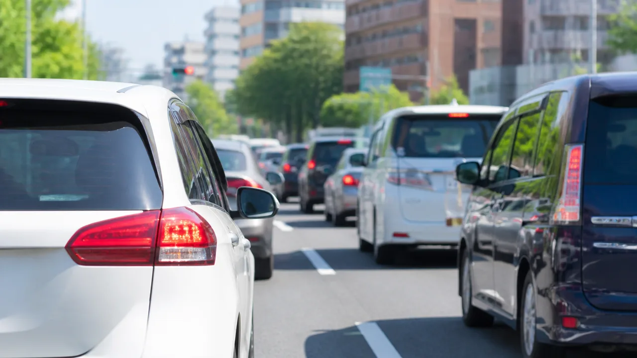 10キロは車で何分？所要時間の目安と渋滞時の考え方