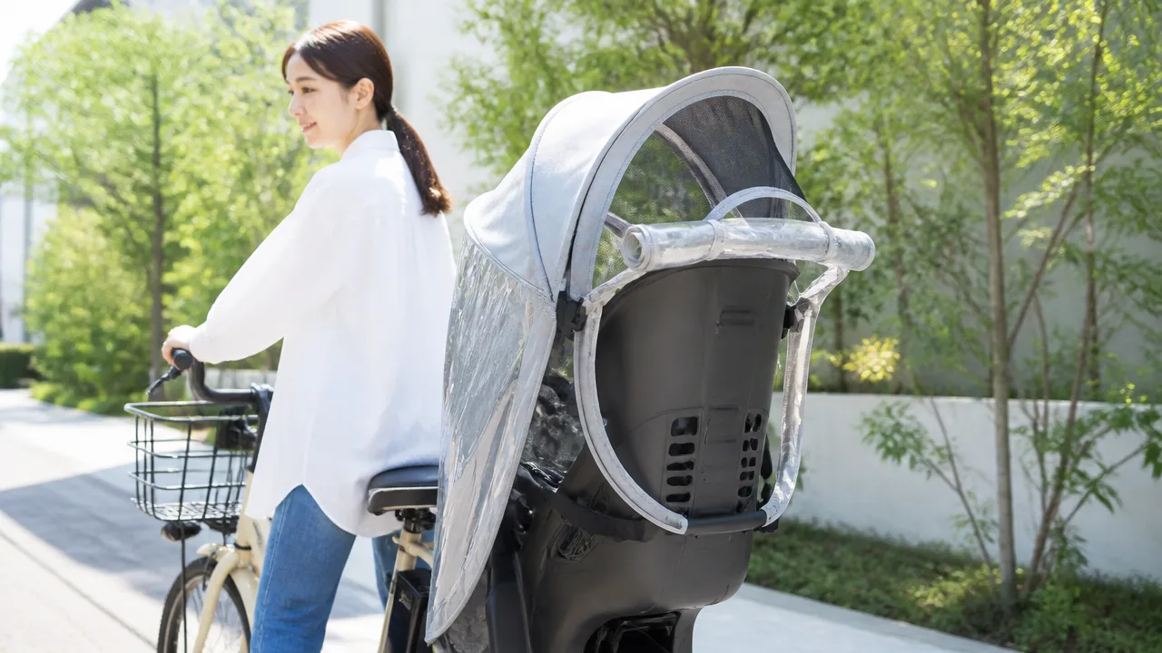 自転車のチャイルドシートが熱いときの対策と夏の暑さを防ぐコツ